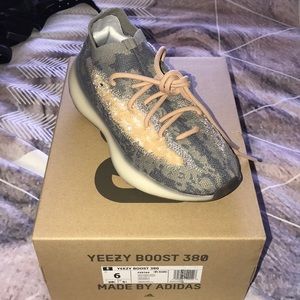 🎯Yeezy 380
